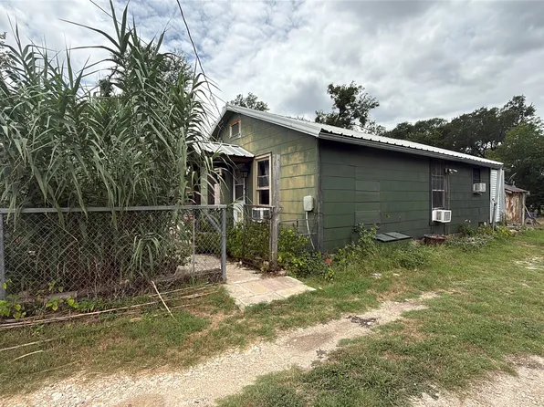 377 Tom Sawyer St, Evant, TX 76525