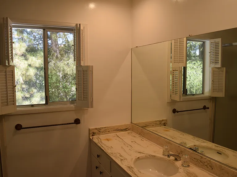 5333 La Canada Blvd — Photo 17