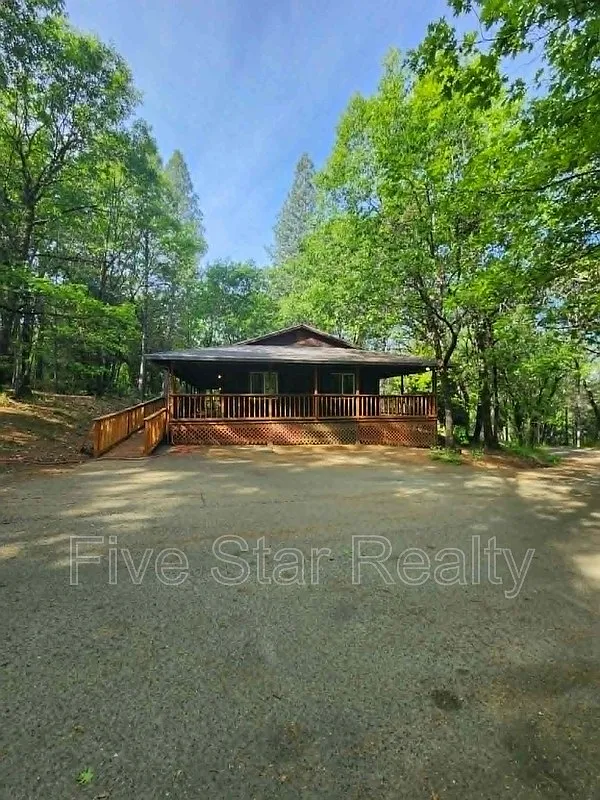 2 bed, 1.0 bath, 750 sqft, $1,400 — Photo 2