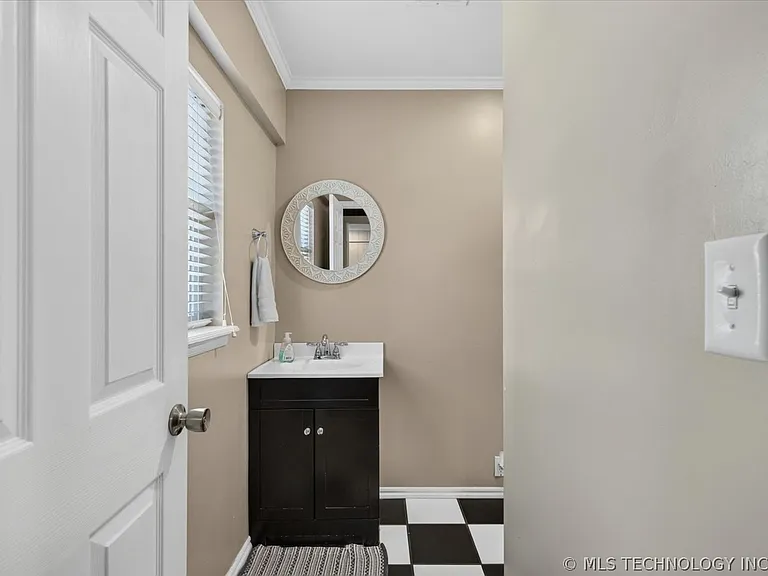 1525 Hillcrest Dr — Photo 19