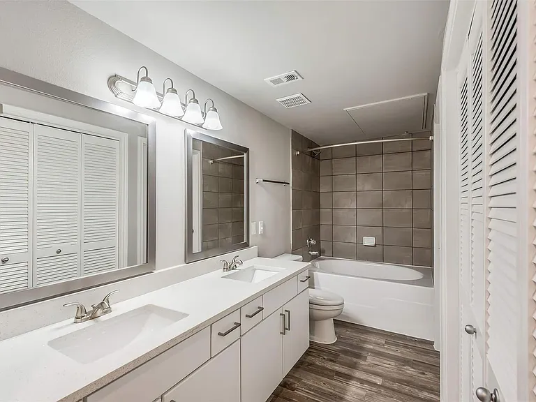 19100 Glenwest Dr #238 — Photo 8