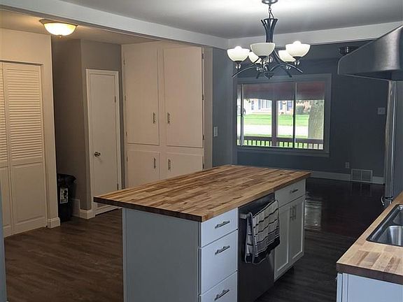 5th image of 3384 N Michigan Ave