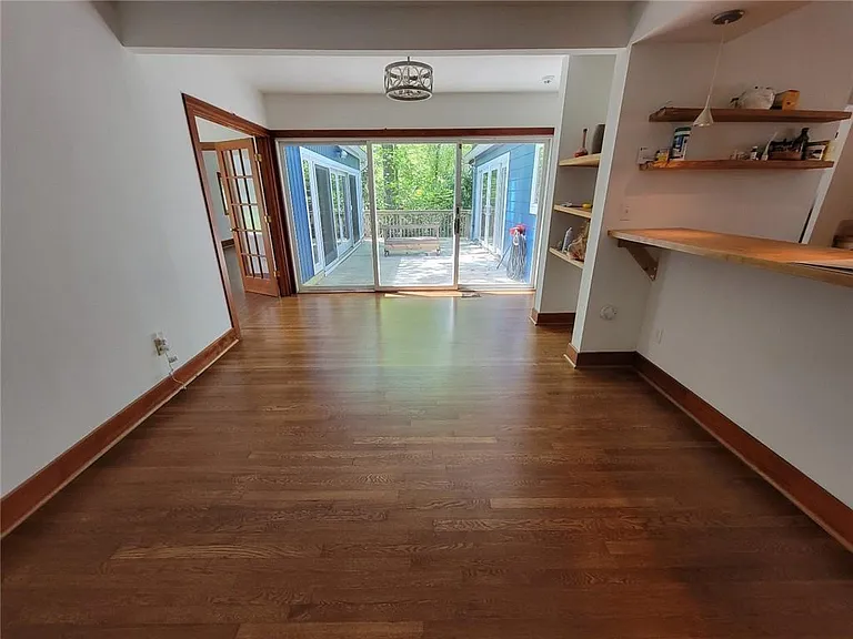 404 Emory Dr NE — Photo 28