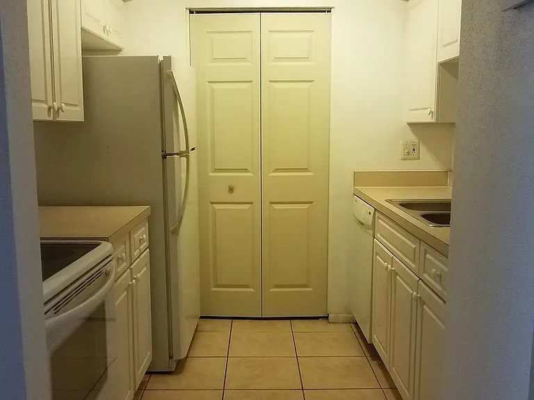 3772 Idlebrook Cir #212 — Photo 6