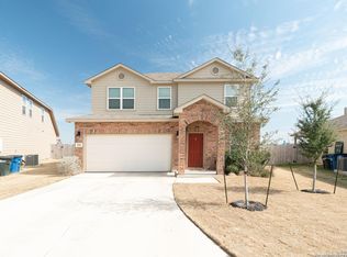 556 Long Leaf Dr, New Braunfels, TX 78130