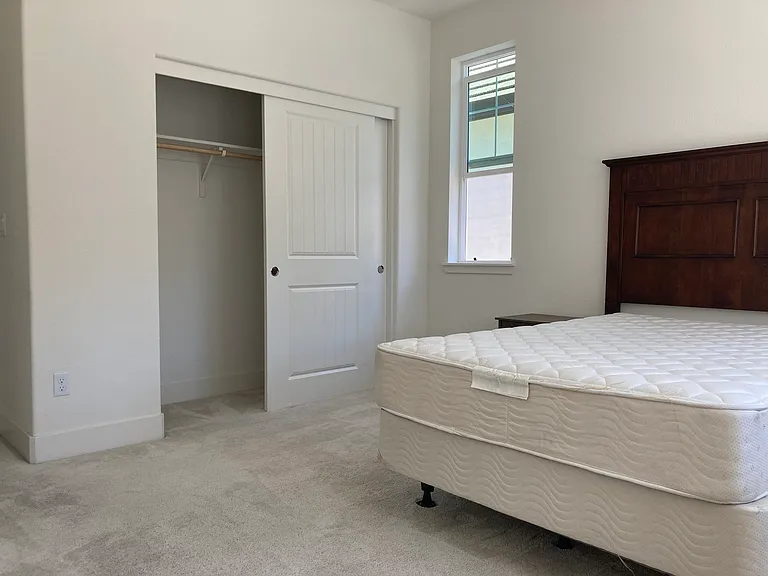 16757 Murphy Ave — Photo 7
