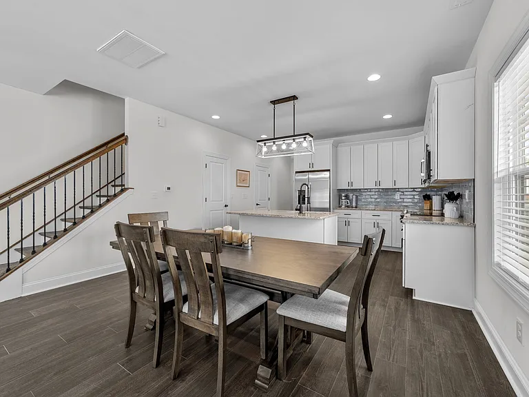 808 Crown Point Dr — Photo 23
