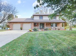 17 Royal Oaks Dr, Troy, IL 62294
