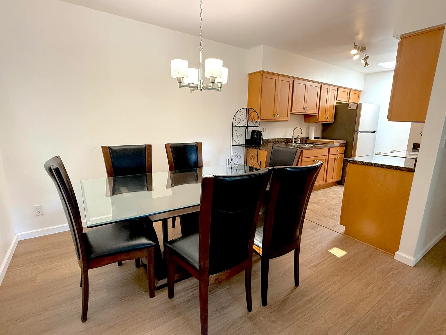 1 bed, 1.0 bath, 729 sqft, $3,200 — Photo 3
