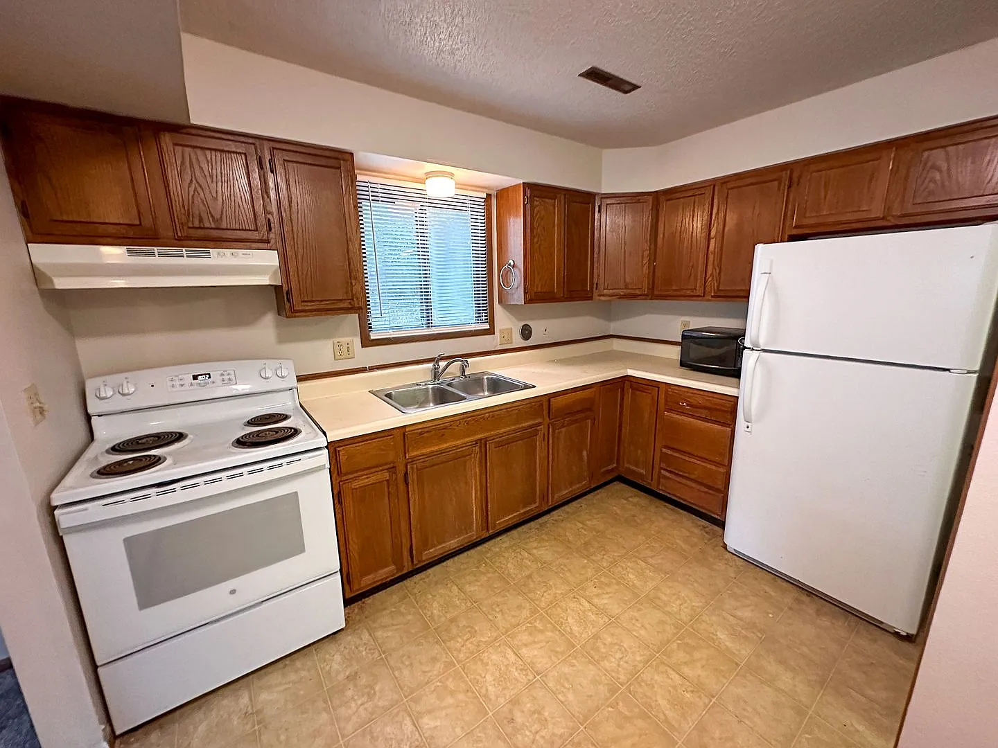 South Franklin Apartments — Photo 4