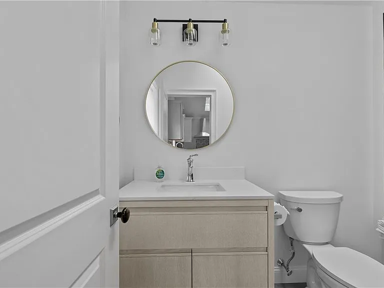 34 E Bowery St — Photo 16
