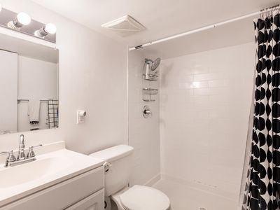 810 Douglass St - Image 5
