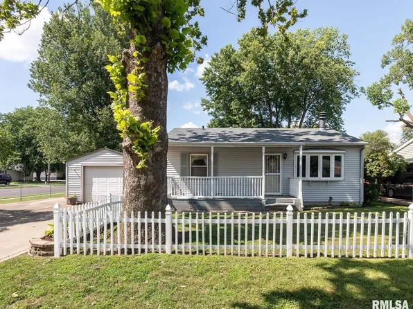 1401 Koch St, Pekin, IL 61554