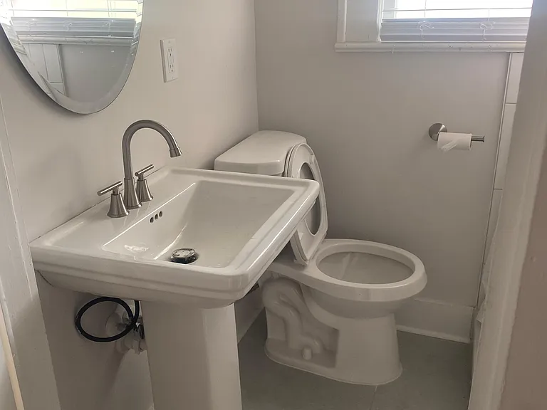 2116 Dellwood Ave — Photo 3