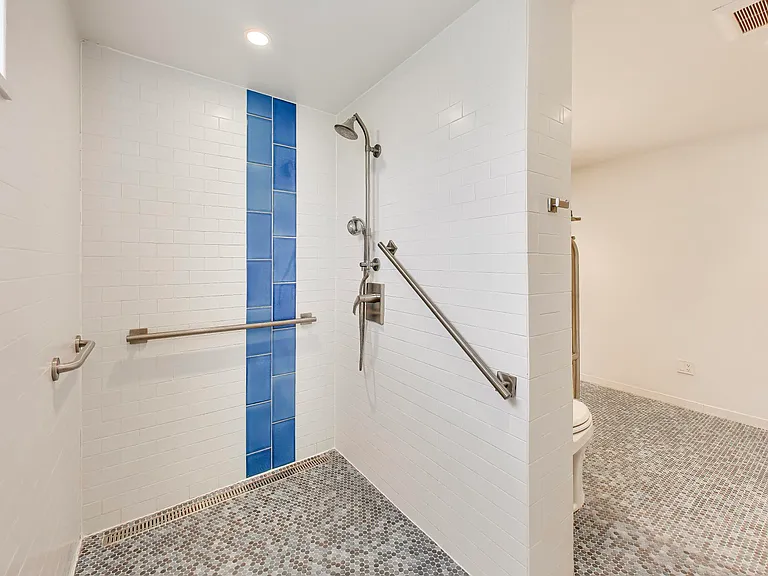 2722 Central St #4S — Photo 16