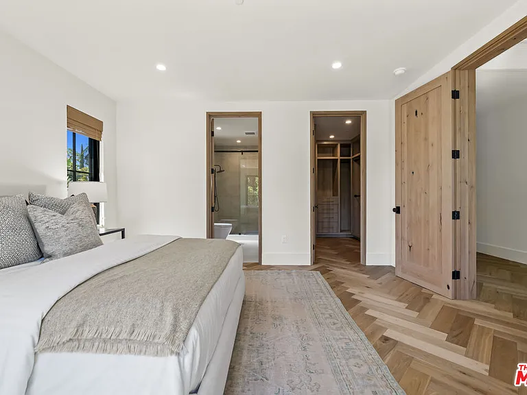12527 Huston St — Photo 38