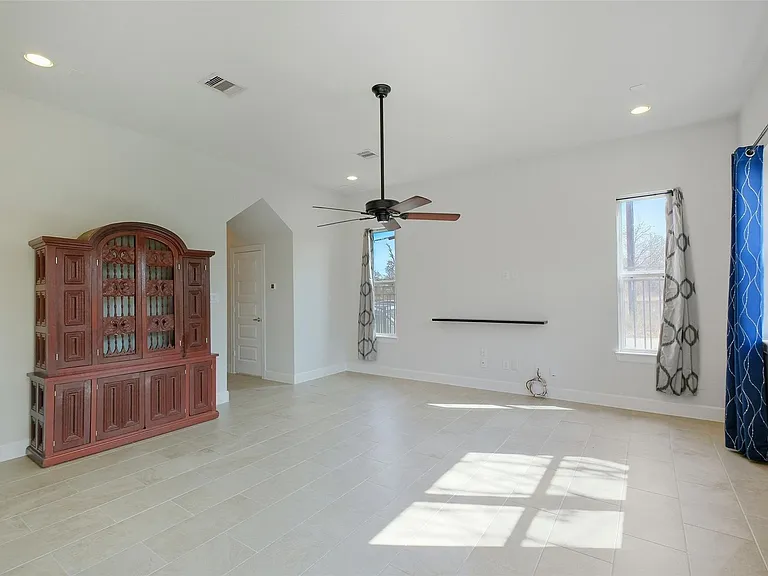 603 Press St — Photo 4