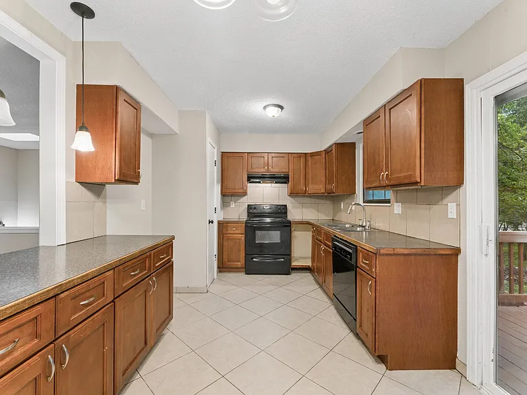 416 SE Claremont St — Photo 11