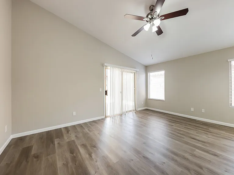 7418 W Lone Cactus Dr — Photo 9