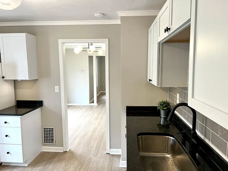 102 Hazel St #1 — Photo 3
