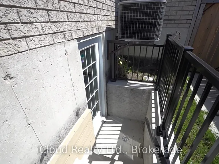 72 Graihawk Dr — Photo 3
