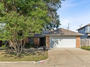 6017 Meadowdale Rd, Arlington, TX 76017