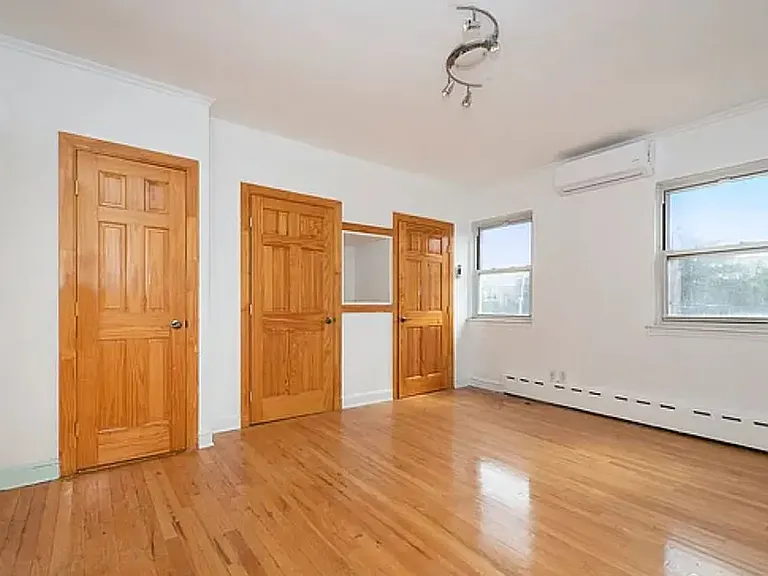 25-12 43rd St #2 — Photo 1