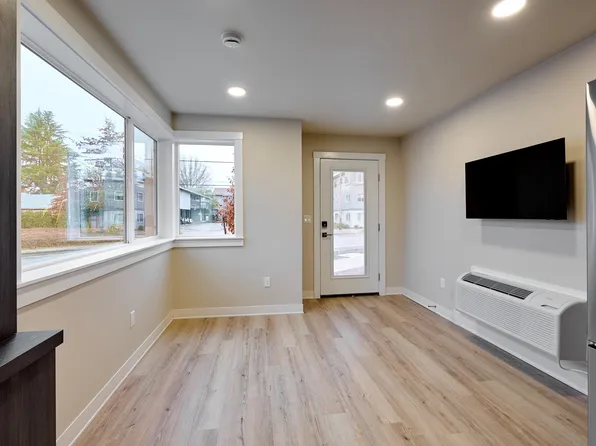 1940 NW Grant Ave #101, Corvallis, OR 97330