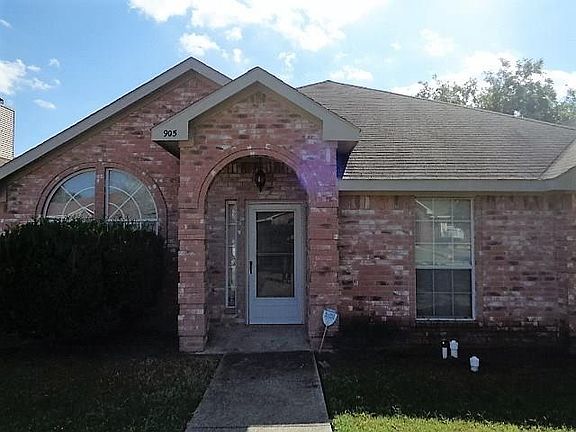 4th image of 905 Walters Dr