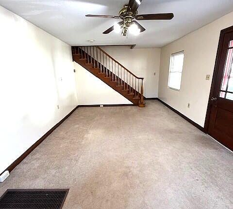 3rd image of 221 E Parrish St
