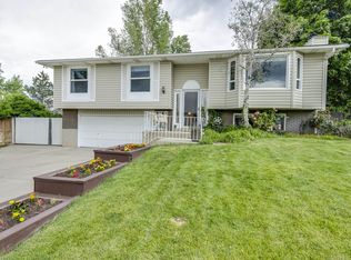 1051 E Oakridge Cir, Sandy, UT 84094