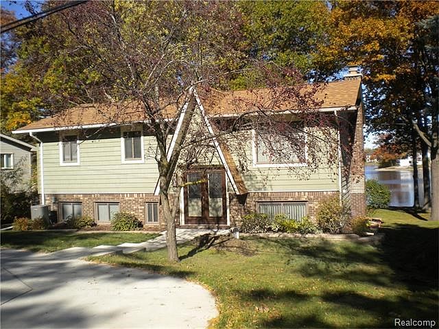 1st image of 905 Buckhorn Dr