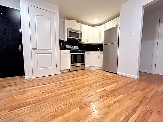 Rented by Pear NYC LLC | media 19