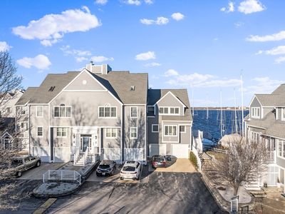 700 Shore Dr #4-413, Fall River, MA, 02721