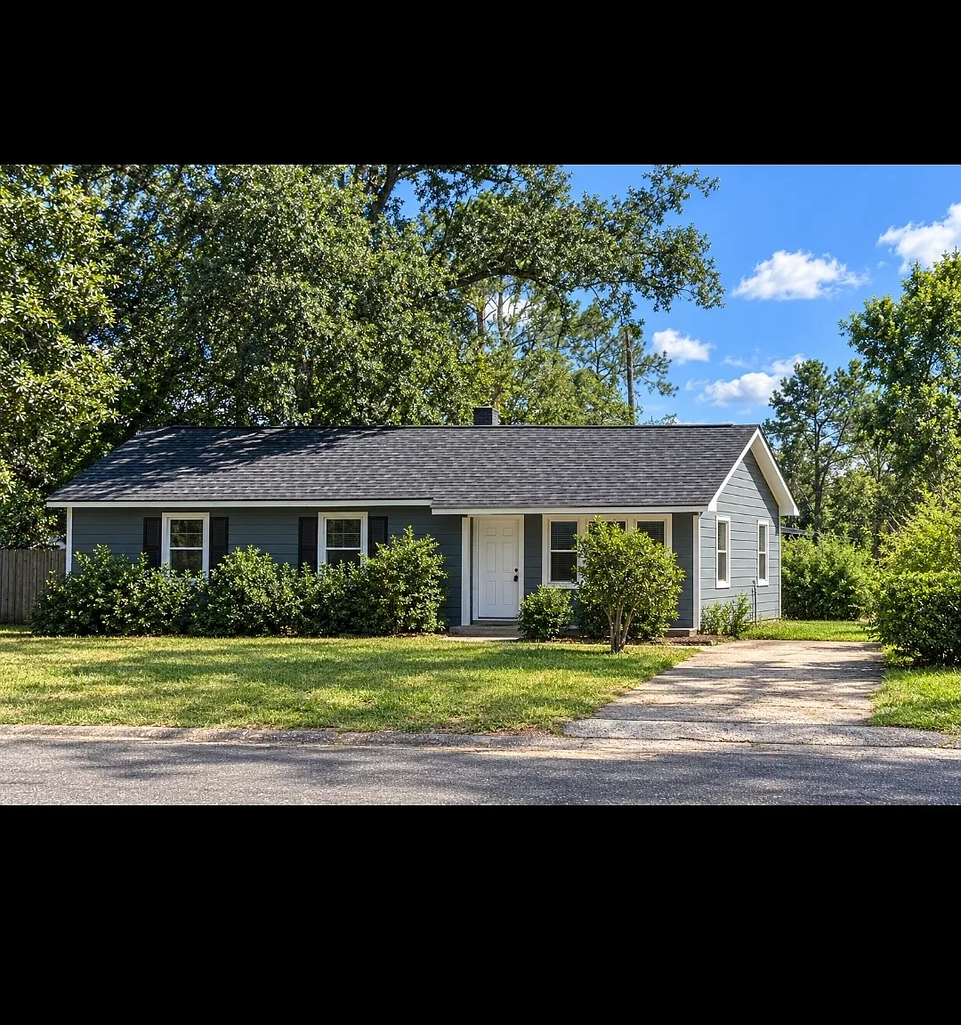 3 bed, 900 sqft, $975 — Photo 1