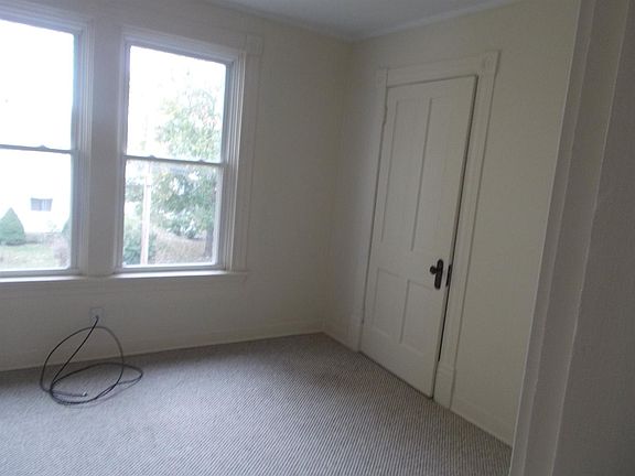 3rd image of 221 N Miller St