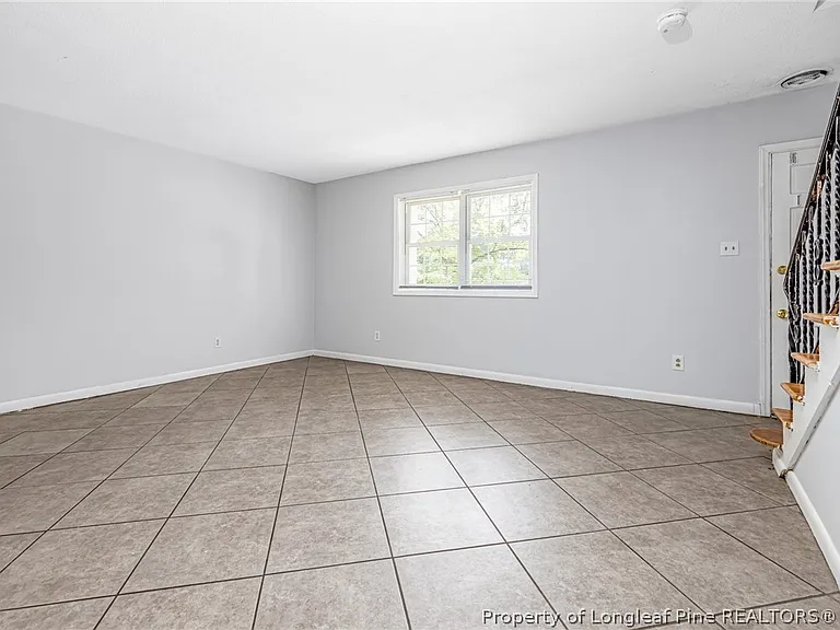 2328 Barrington Cir — Photo 8