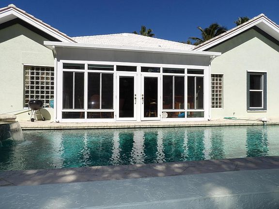 4th image of 8394 SE Lagoon Dr
