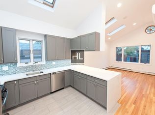 1808 25th Rd, Astoria, NY 11102