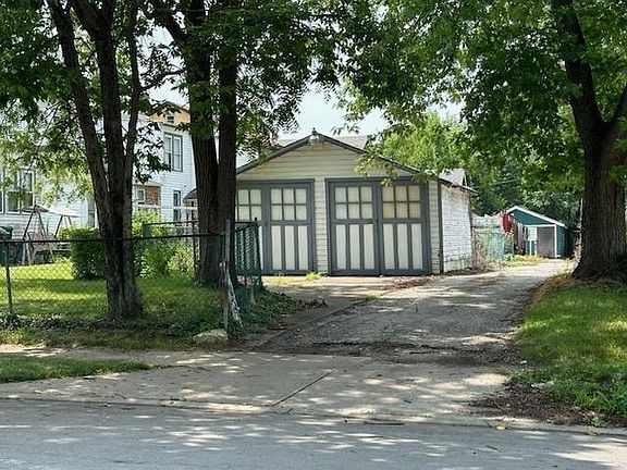 4th image of 1334 Laidlaw Ave