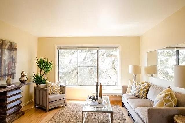 1st image of 1580 Pershing Dr #B