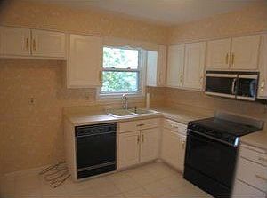 3rd image of 230 Grandview Dr