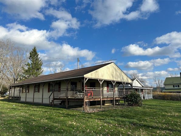 10820 N Lake Rd, Linesville, PA 16424