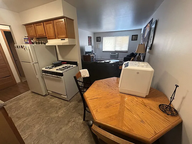 1216 Memorial Dr — Photo 13