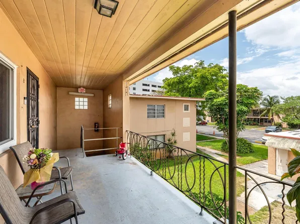 305 E 4th Avenue #8, Hialeah, FL 33010