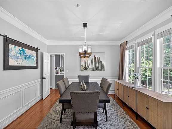 5th image of 739 Pear Grove Pl