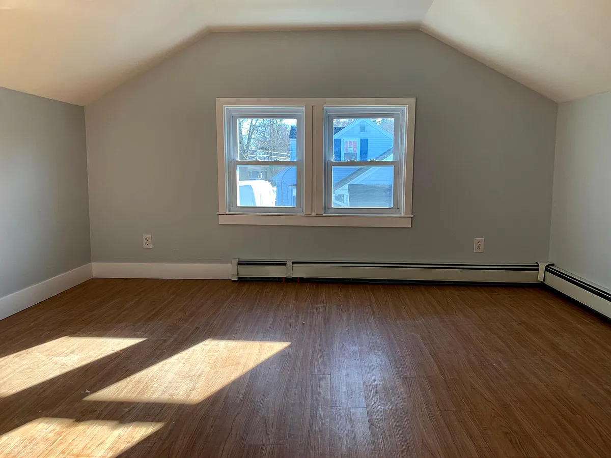 Building Photo - 44 Fairview St #B