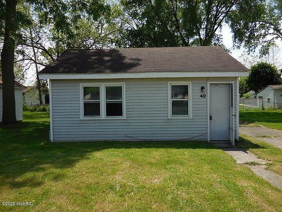 2nd image of 40 Janet Ave SE