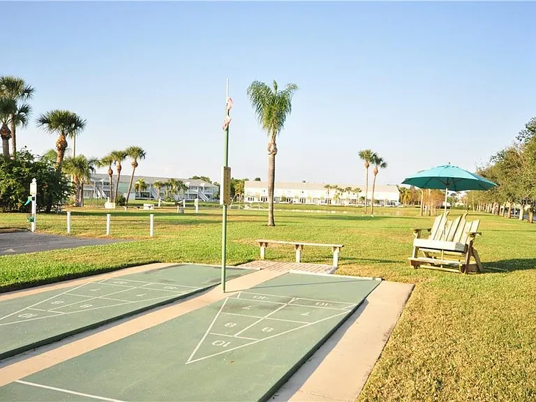 169 Pompano Dr SE — Photo 40