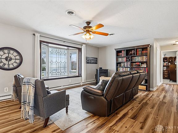 2nd image of 5973 Lake Ave